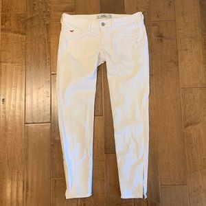 ✨2/$20 JEANS PANTS✨ HOLLISTER WHITE ZIPPER ANKLE